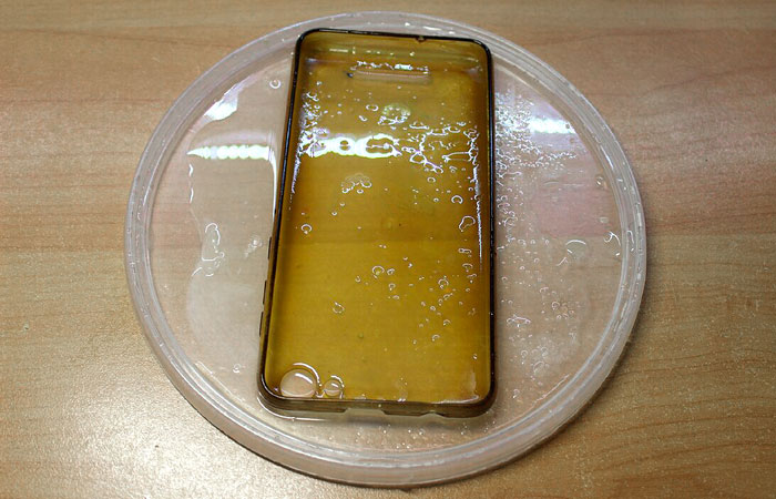 Как отбелить прозрачный силиконовый чехол для телефона от желтизны