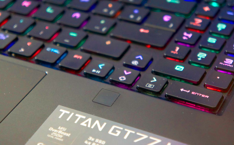 MSI-Titan-GT77-клавиатура